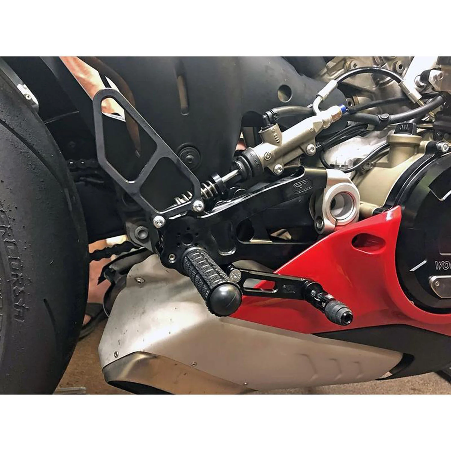 05-0658B Ducati Streetfighter V4/V4S Complete Rearset - Image 3