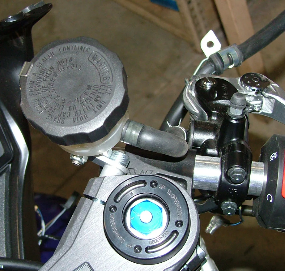 12-3245 Brake Reservoir Bracket 05+ GSXR1000, 06+ GSXR600/750 - Image 3