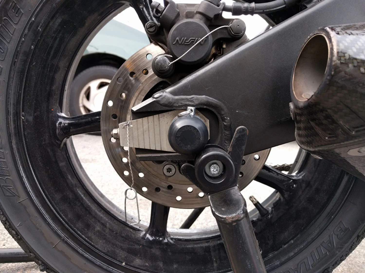45-0449R Yamaha R6,R6S,R9,FZ1,MT-09 and Honda CBR1000RR Rear Axle Slider Kit - Image 4
