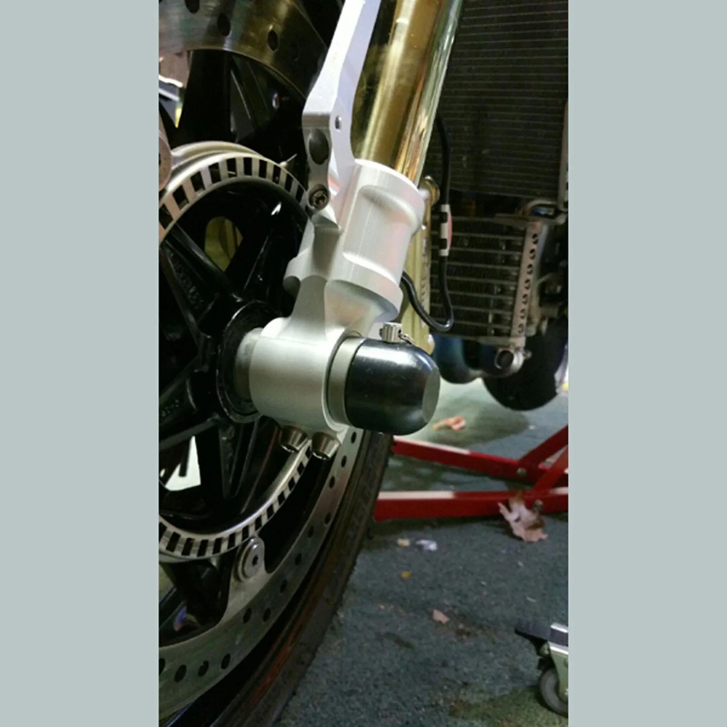 45-0750F BMW S1000RR, S1000R Front Axle Sliders - Image 5