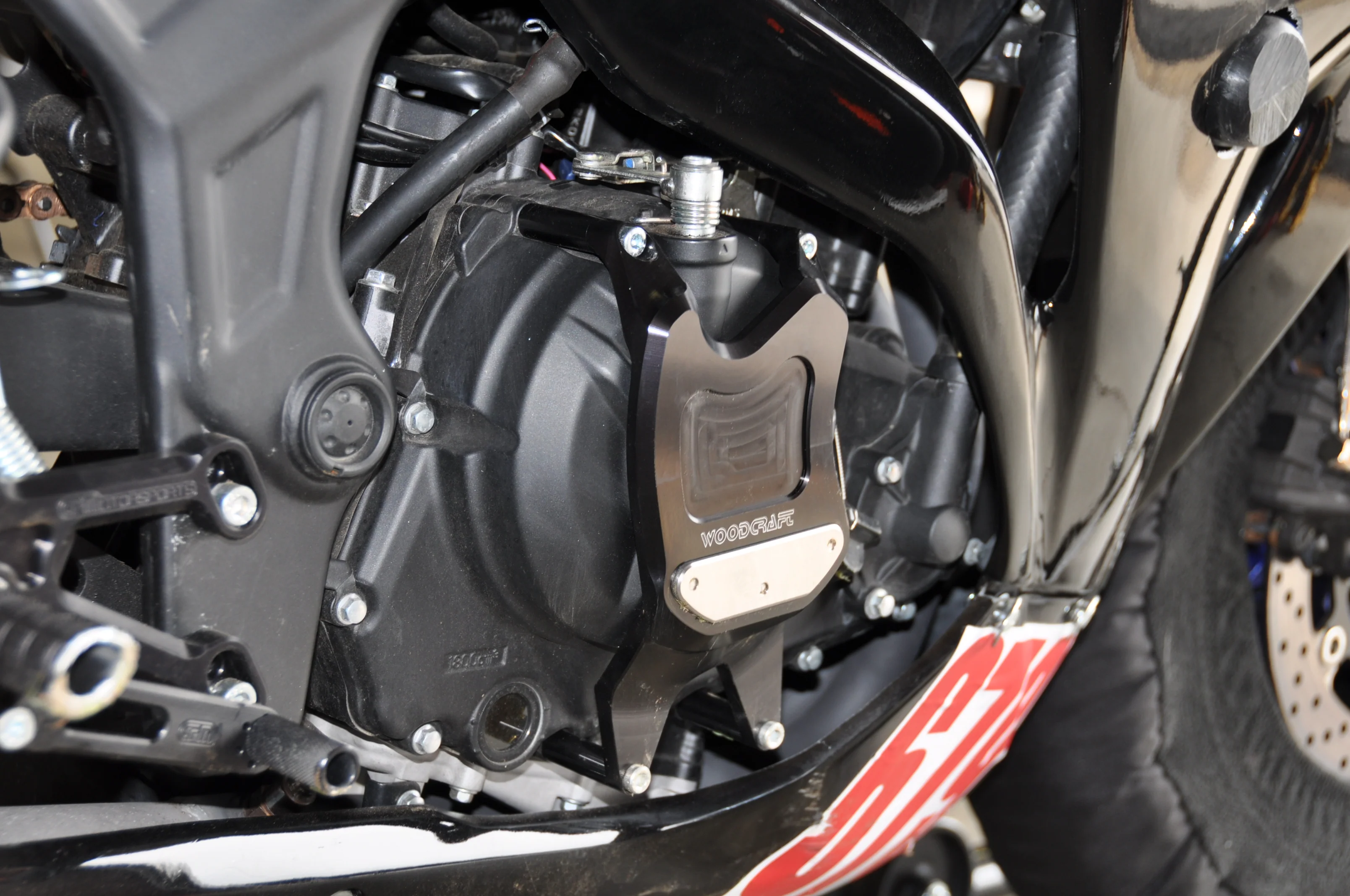 60-0403RC Yamaha R3 RHS Clutch Cover Protector w/ Skid Plate - Image 8
