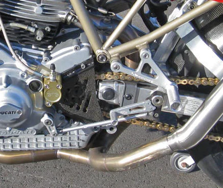 05-0600B Ducati 750/900SS Complete Rearset - Image 4