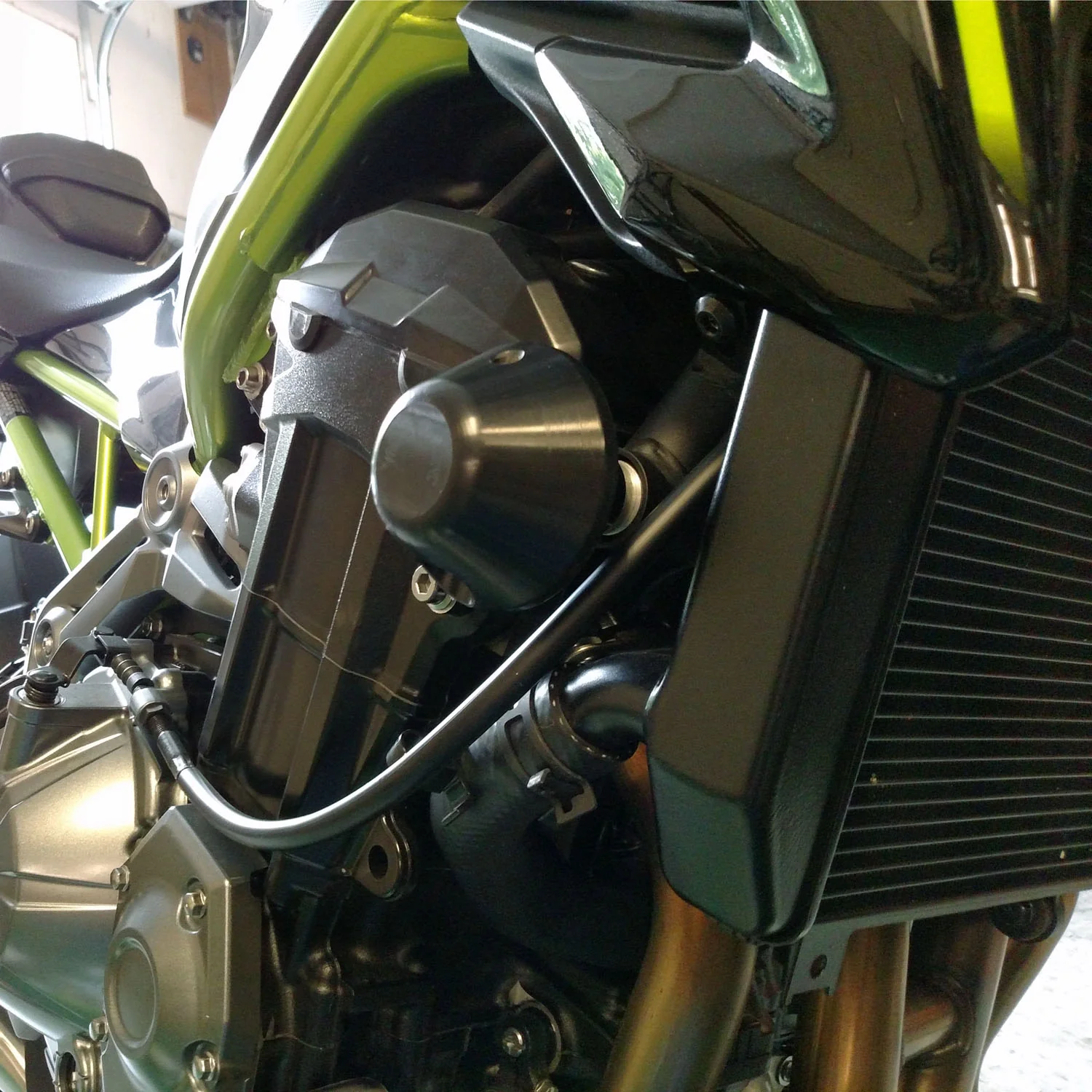 50-0190 Kawasaki Z900 Frame Slider Kit (Includes 50-1599 pucks) - Image 2