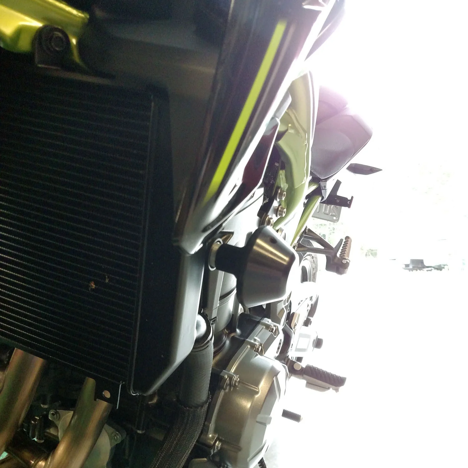 50-0190 Kawasaki Z900 Frame Slider Kit (Includes 50-1599 pucks) - Image 3