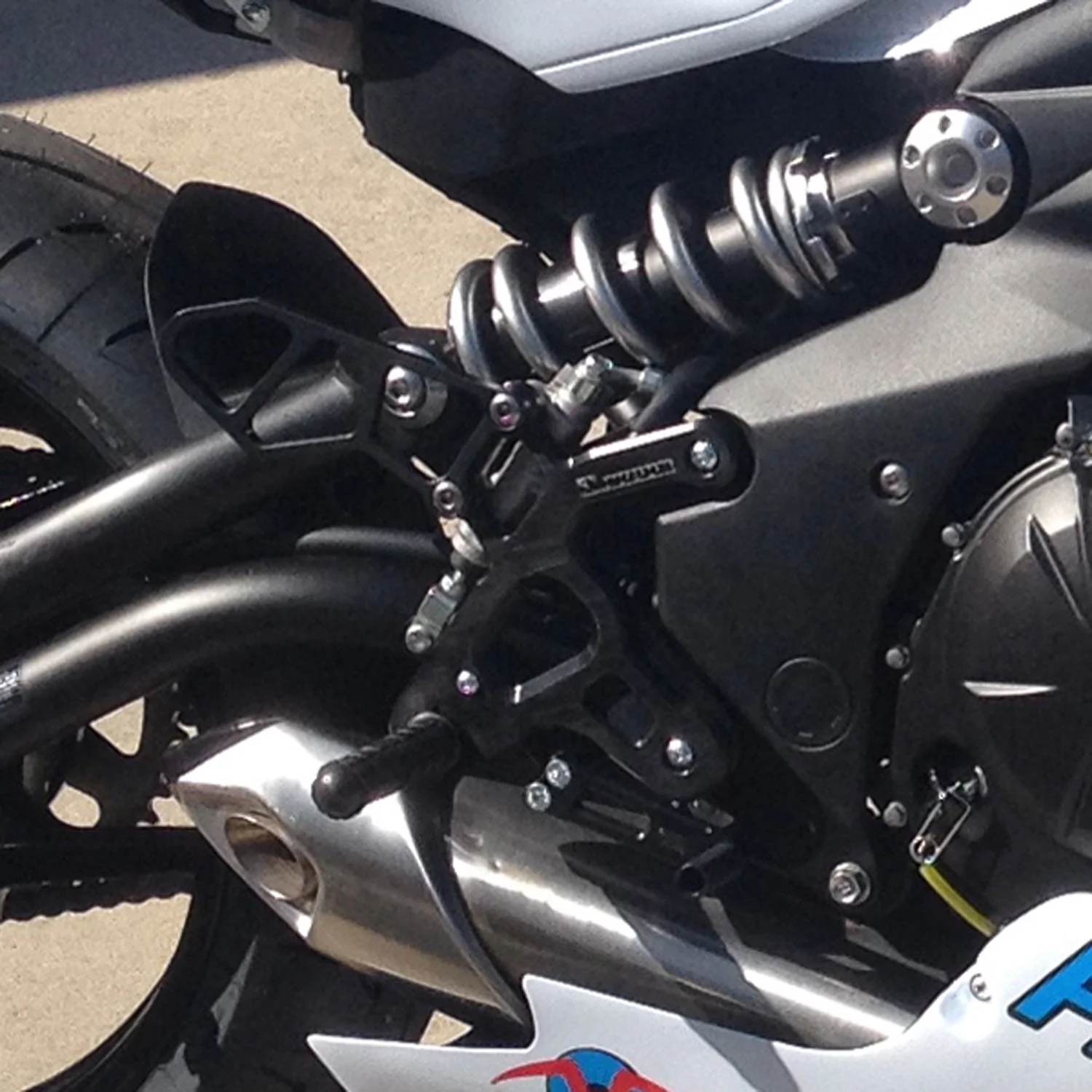 05-0125B 2012-16 Kawasaki Ninja 650R Complete Rearset - Image 2