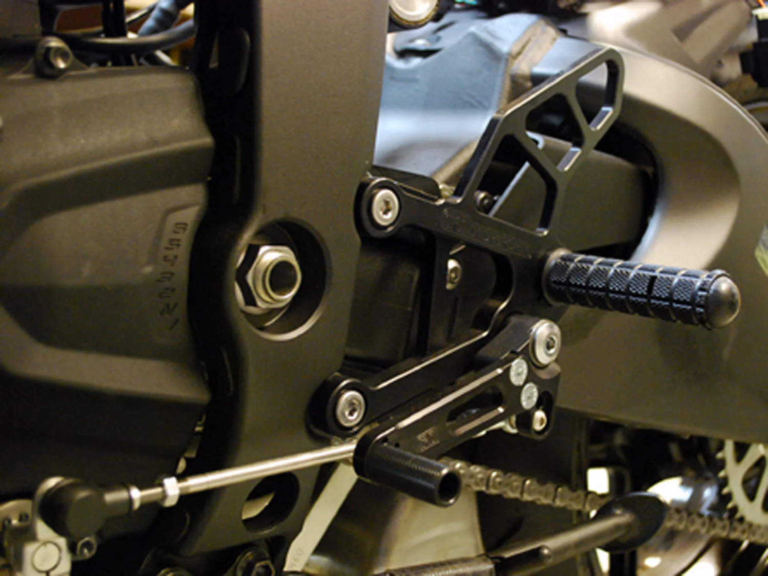 05-0150B 2013-18 Kawasaki ZX636 Complete Rearset - STD/GP Shift - Image 2