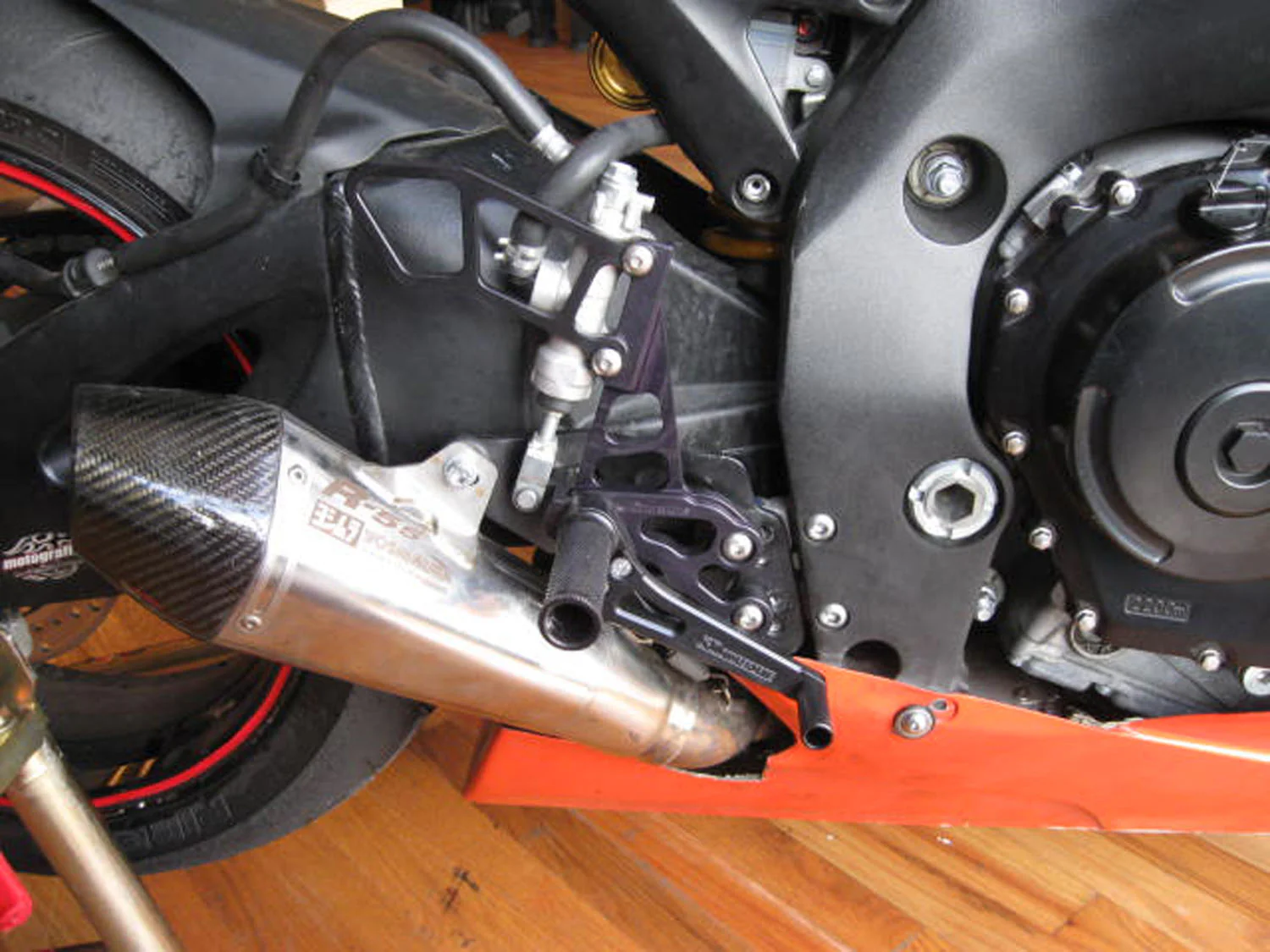 05-0247B 2006-10 Suzuki GSX-R600/750 Complete Rearset - Image 2