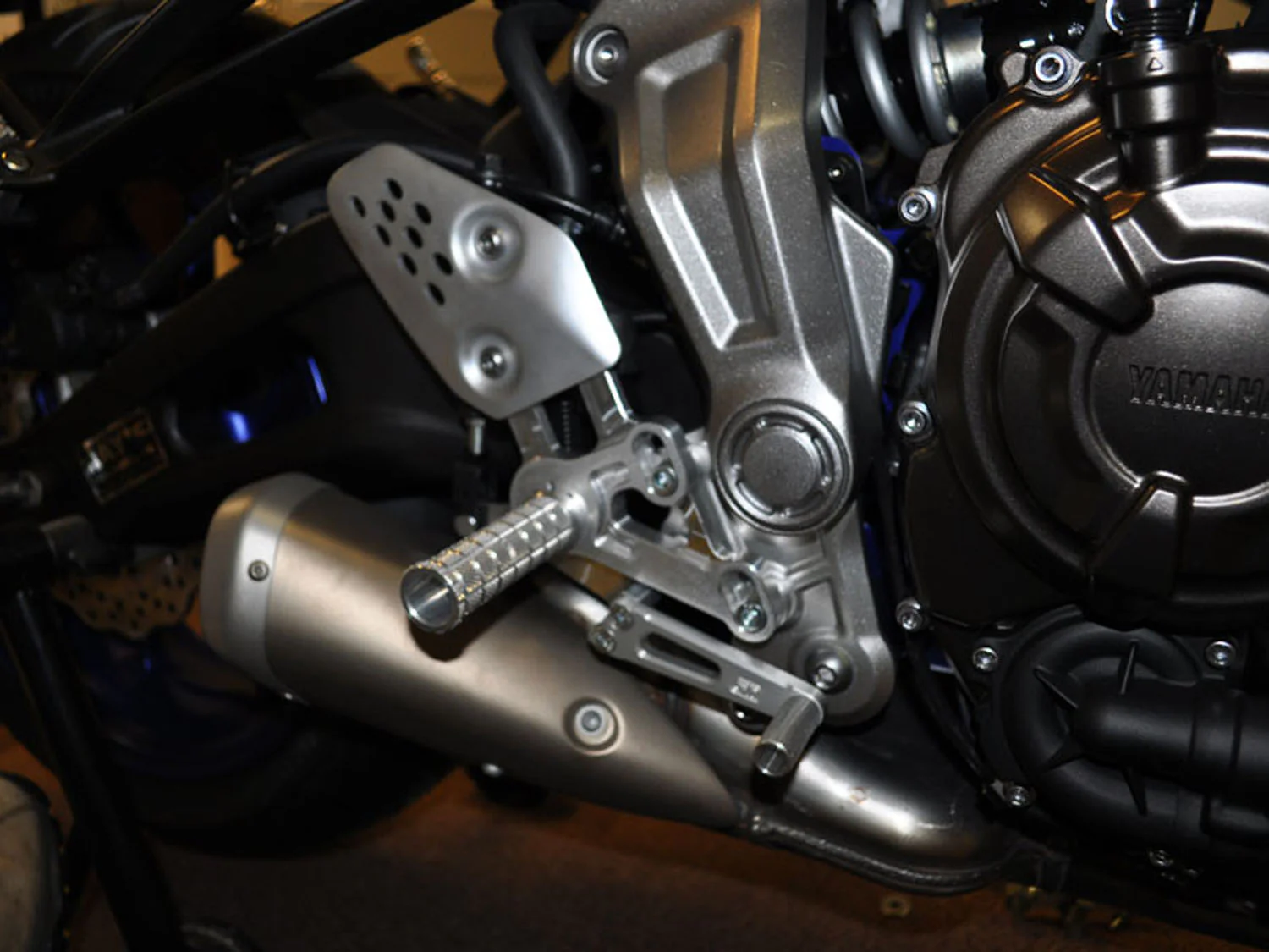 05-0407B Yamaha FZ07/MT07/XSR700 Rearset - Silver - Image 2