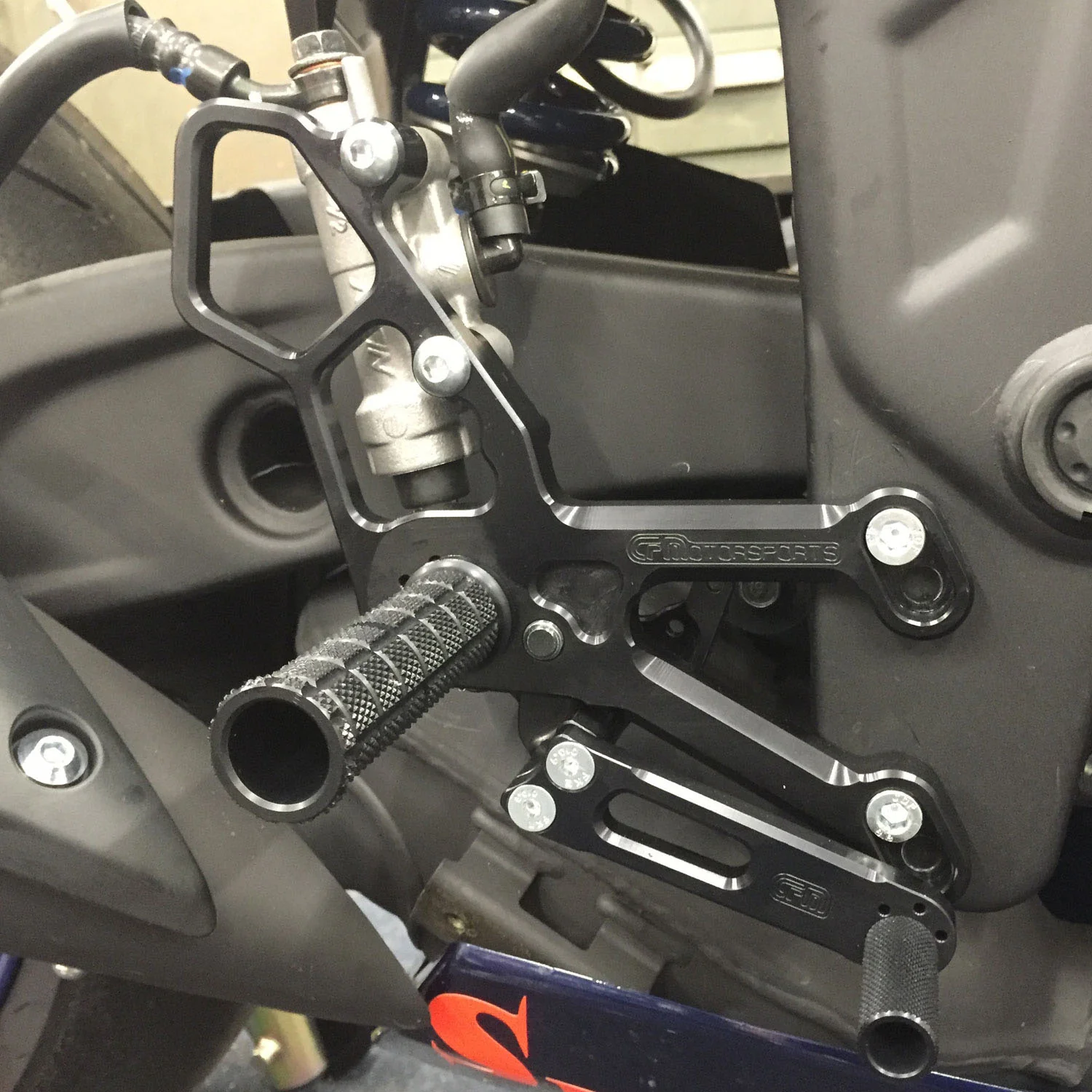 05-0403B Yamaha R3 Rearset  - STD Shift - Image 3