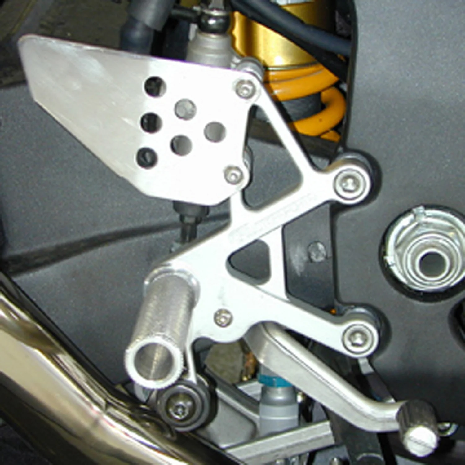 05-0340 Honda RC51 Rearsets - Image 4