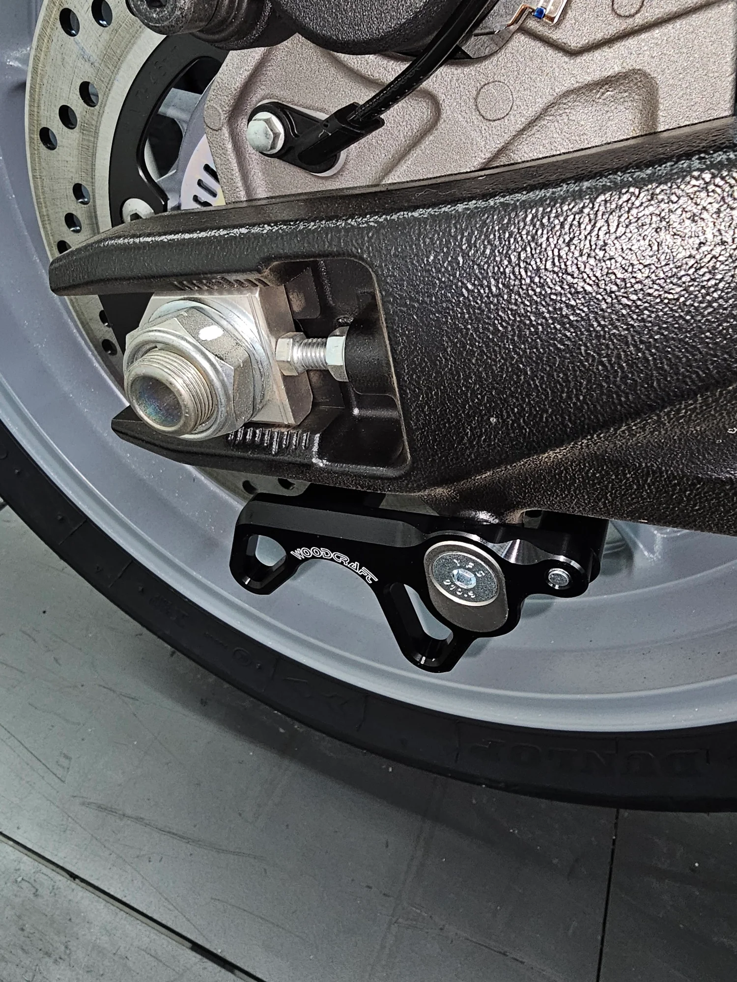 27-4382B Suzuki GSXR600/750 Superbike Lifters - Image 2