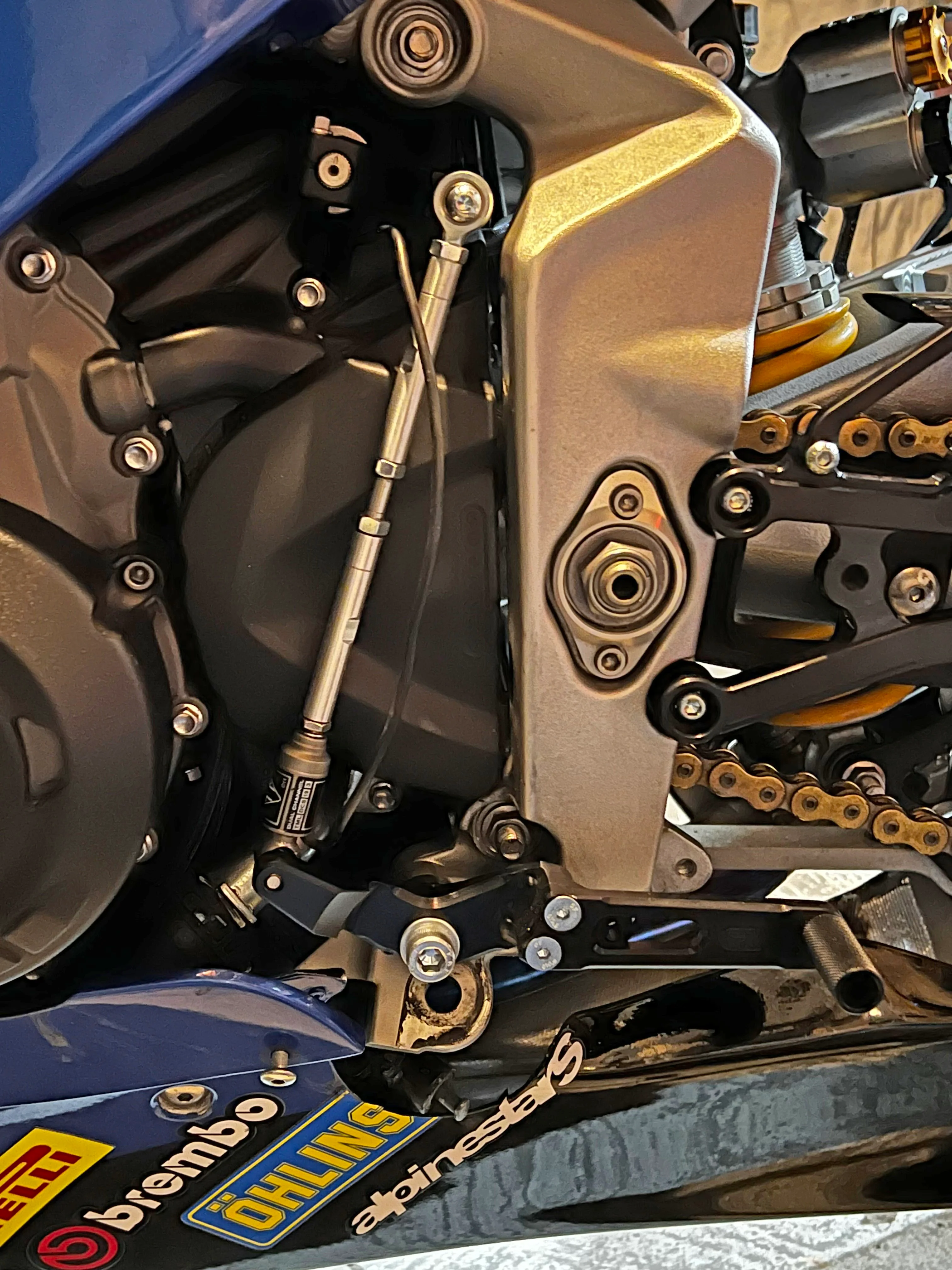 05-0518B Triumph Daytona Moto 2 Complete Rearset Kit w/Pedals - Image 2