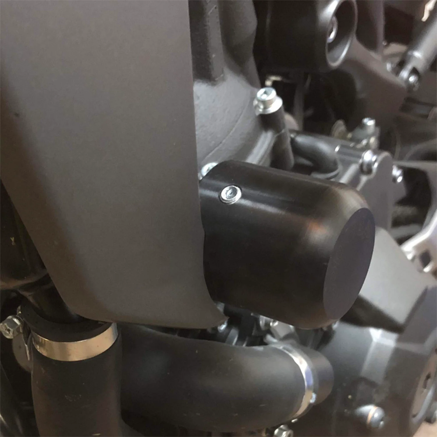 50-0419 Yamaha FZ09, FJ09, XSR900, Tracer, MT09 Frame Slider Kit w/ Pucks - Image 2